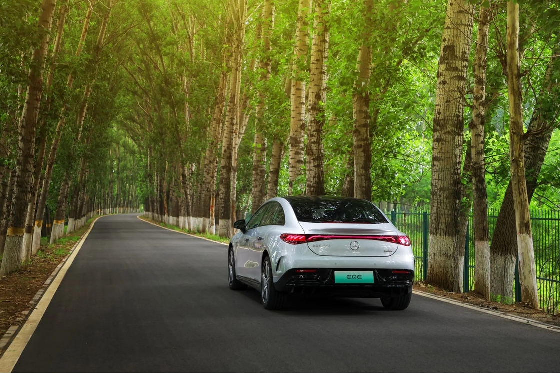 EQE 350 Mercedes Benz Xe điện 5 chỗ ngồi Xe điện hiệu suất cao 180km / h