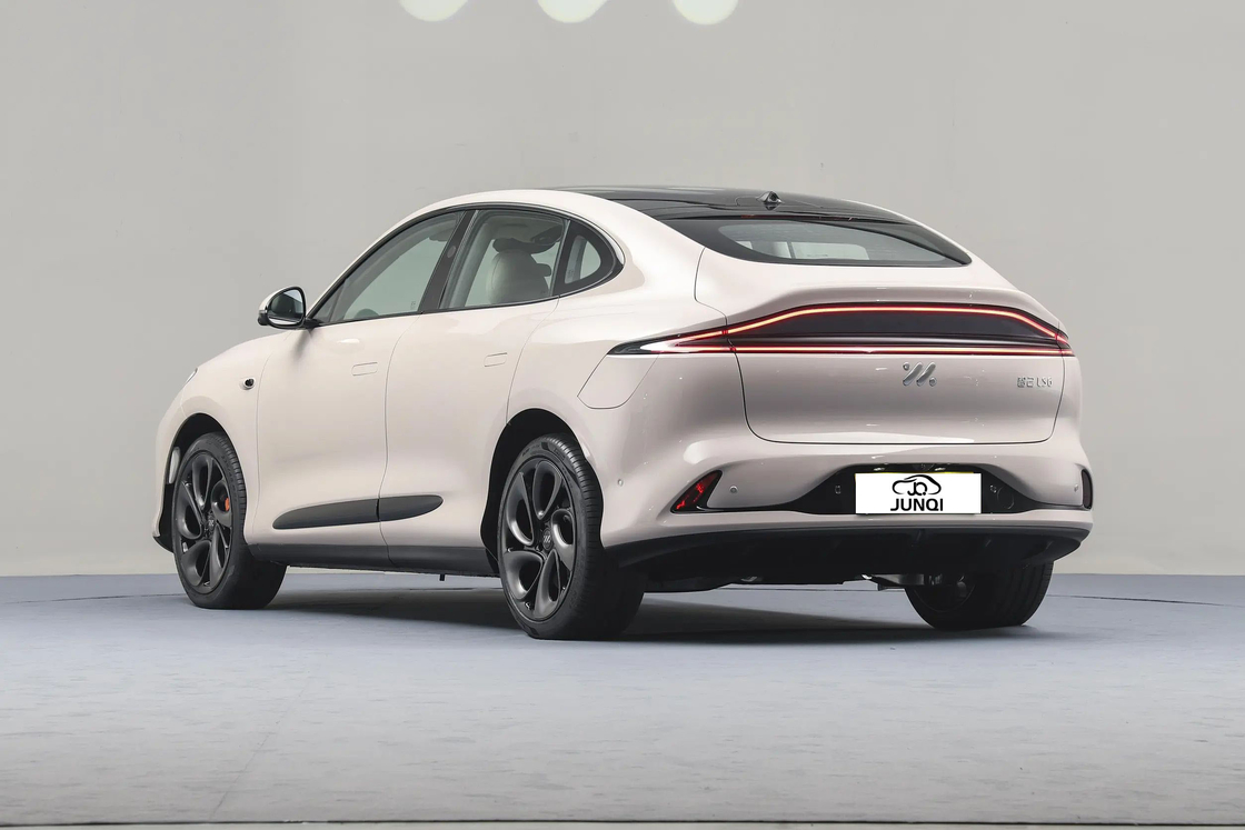 Zhiji LS62023 Max Ultra-Long Range Edition IM Xe điện cho SUV vừa và lớn với phạm vi điện thuần 760km