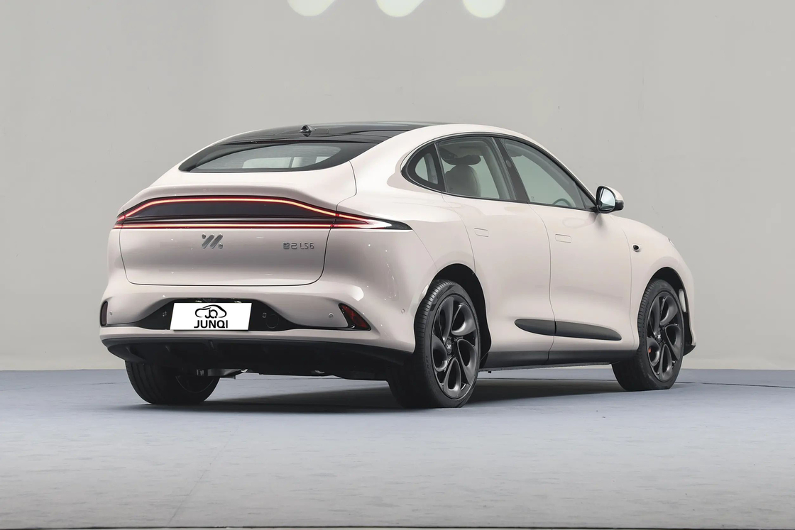 Zhiji LS6 lái trái Xe điện sedan Zhiji S Mô hình hàng đầu cho người lớn