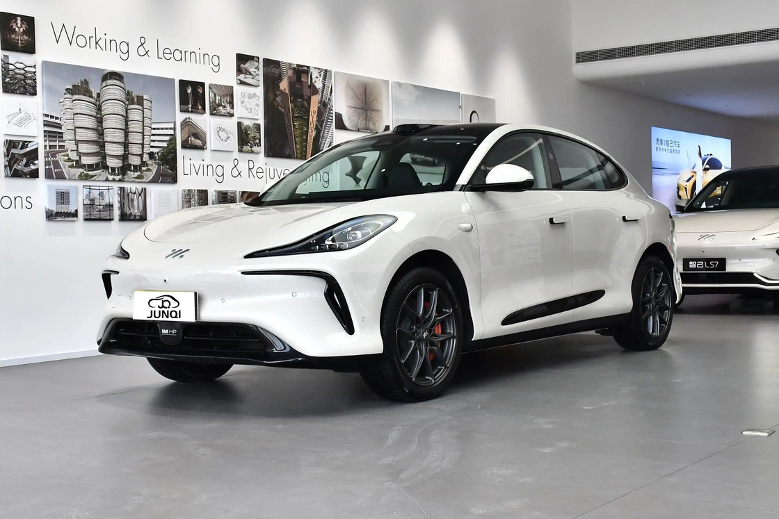 Zhiji LS6 IM Xe điện 4 cửa 5 chỗ SUV 760km Long Range Xe điện năng lượng mới