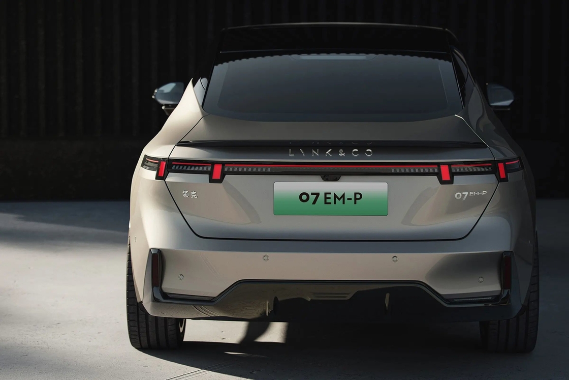 Lynk Co 07 2024 mô hình Em-P 126km Thời gian sử dụng pin dài Chiếc xe mới linh hoạt Giải pháp di chuyển bền vững cho người tiêu dùng đô thị