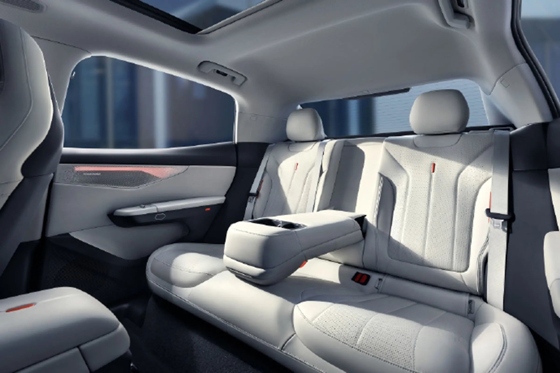 Lynk Co 07 2024 mô hình Em-P 126km Thời gian sử dụng pin dài Chiếc xe mới linh hoạt Giải pháp di chuyển bền vững cho người tiêu dùng đô thị