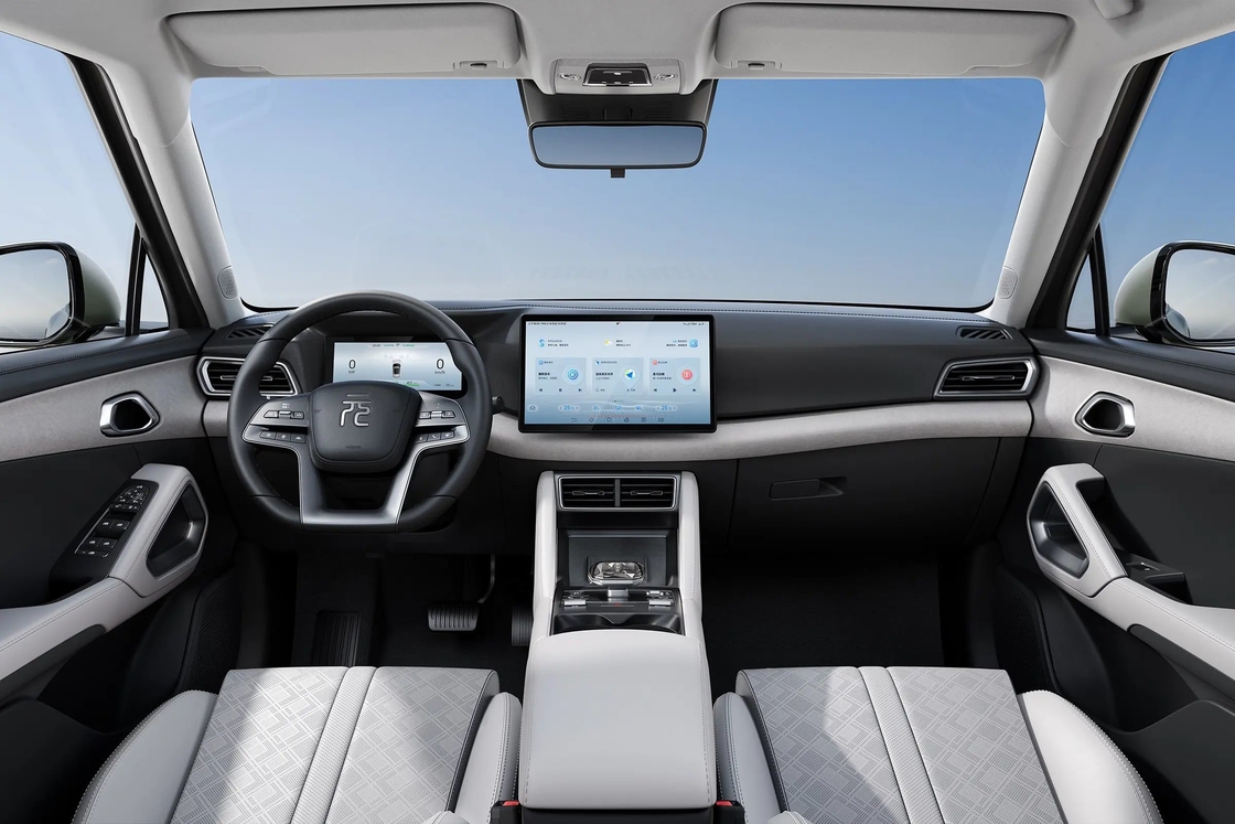BYD Yuan UP bộ xử lý tiên tiến và màn hình độ phân giải cao cho hiệu suất cao hơn