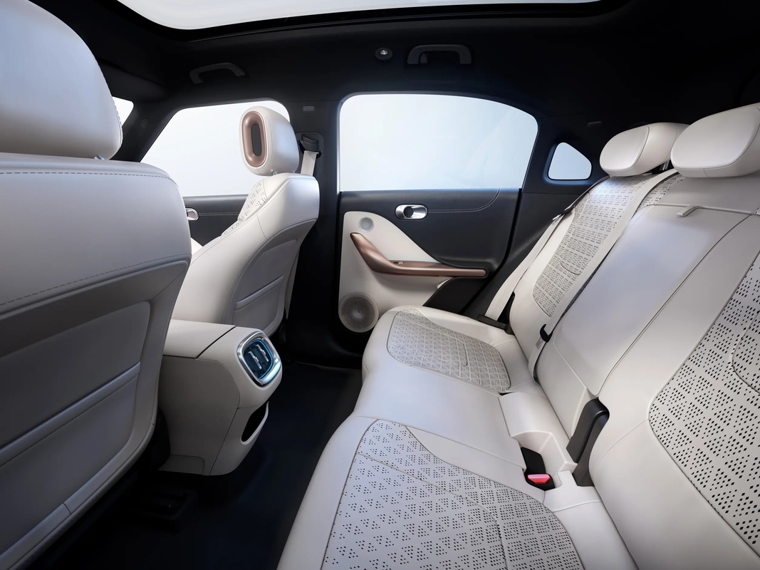 Smart1 Chiếc xe điện bền vững và sáng tạo cho Mercedes Benz 272HP 400km Range Zero Emissions