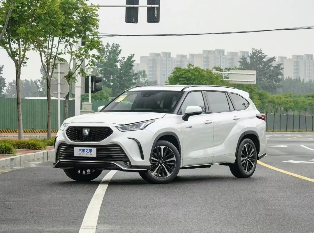 Lộ xe điện Toyota 4 cửa 5 chỗ Toyota Crown Land Release