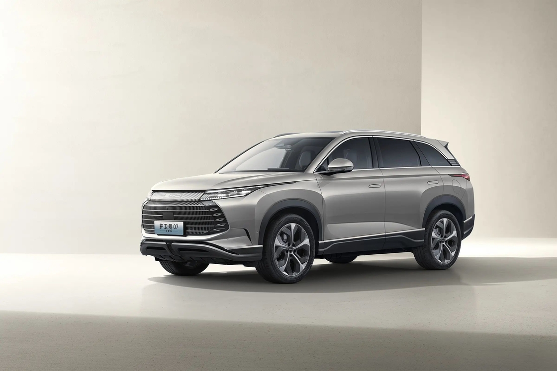 BYD Electric Car Frigate 07 Glory Edition Thiết kế sáu góc Shell Màu nội thất trắng