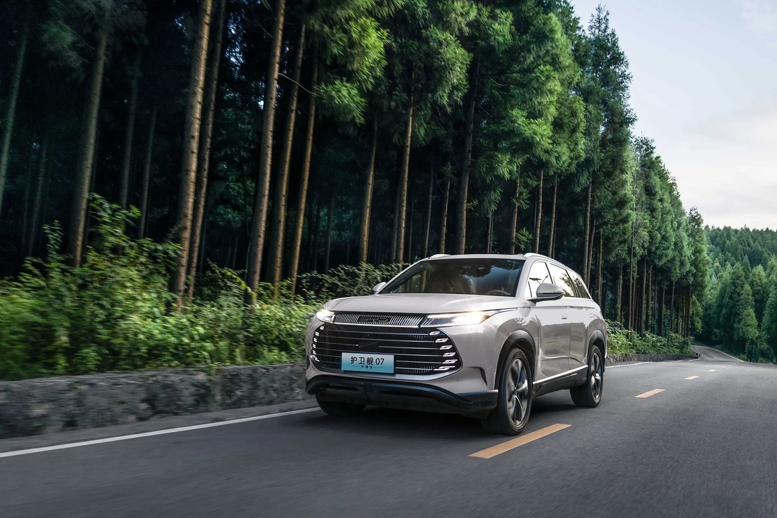 Nâng cấp đội xe của bạn với BYD Electric Car Frigate 07 Glory Edition DiLink 100 Engine System