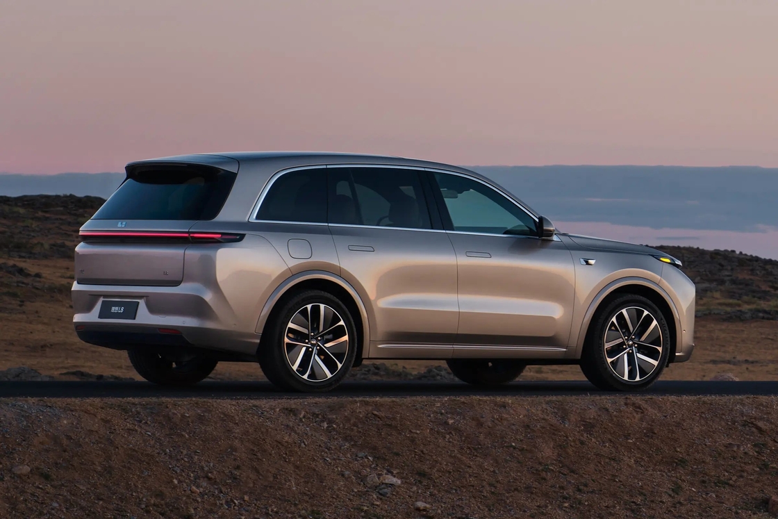 5 cửa 6 chỗ L8 Lixiang xe điện SUV lái trái với phạm vi lái 800km
