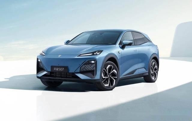 Chiếc xe điện Changan FWD hiệu suất cao Deep Bule 07 SUV cỡ trung bình