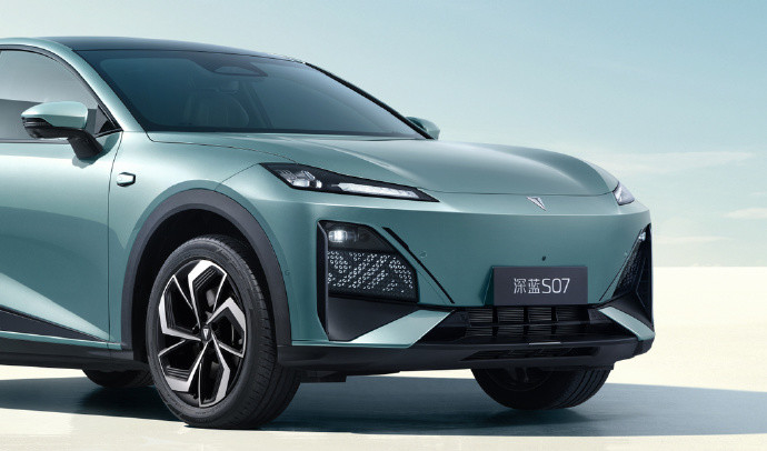 DEEP BLUES07 Changan xe điện xe năng lượng mới SUV kích thước trung bình 180km / h