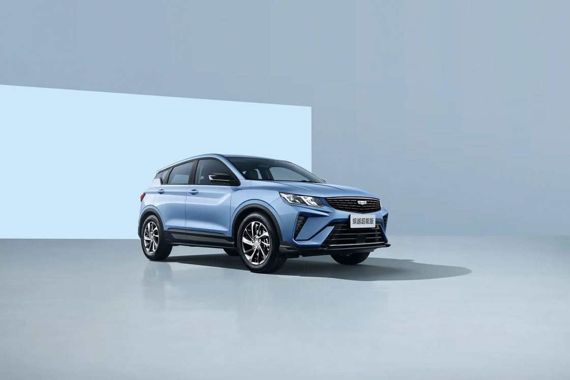 Xe xăng Geely với điều hòa không khí tự động và ghế da để lái xe thoải mái