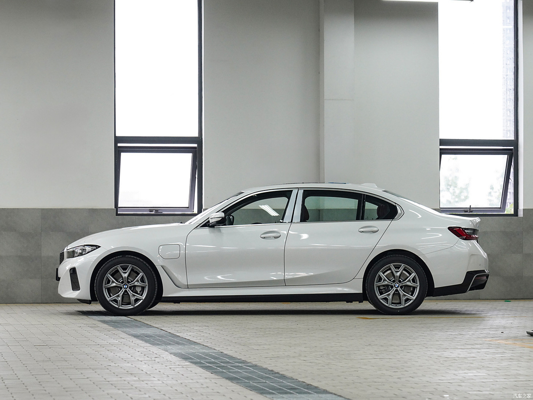 2024 BMWS I3 thương hiệu sang trọng BMW mô hình được sản xuất tại Trung Quốc BMWS i3 EV mới BMWS xe thể thao sedan cho người lớn