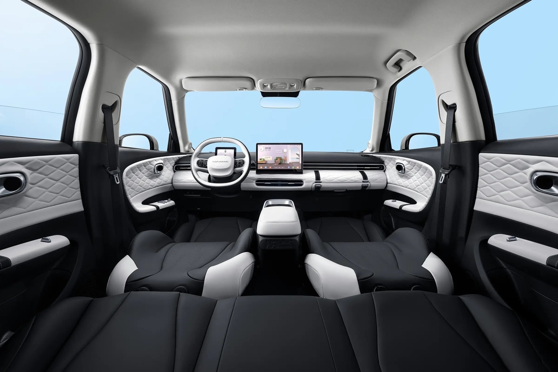 Được sản xuất ở Trung Quốc Mini SUV Dongfeng Nami 01 với hệ thống giải trí video chất lượng cao sẵn sàng trong kho