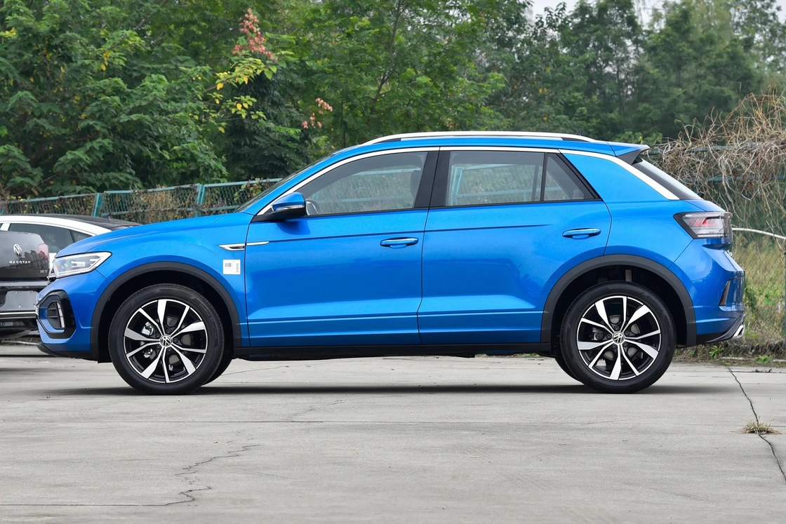 VOLKSWAGEN T-ROC 2024 2025 300TSI DSG 2WD STARLIGHT GASOLINE Mới SUV nhỏ gọn giá rẻ xe xăng sản xuất tại Trung Quốc trong kho VW TROC