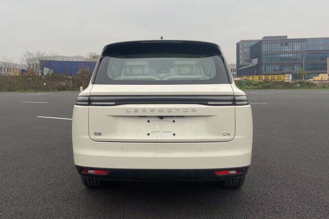 Leapmotor Electric Car Zero Run C16 cho sự sang trọng và thoải mái với công nghệ tiên tiến