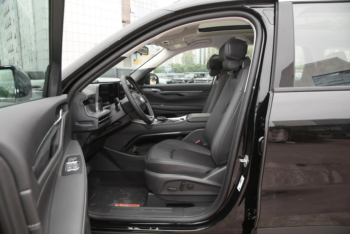 Changan Ford -2024 Ruijie L 2.0T EcoBoost Hai bánh xe lái bảy chỗ ngồi Mô hình phong cách